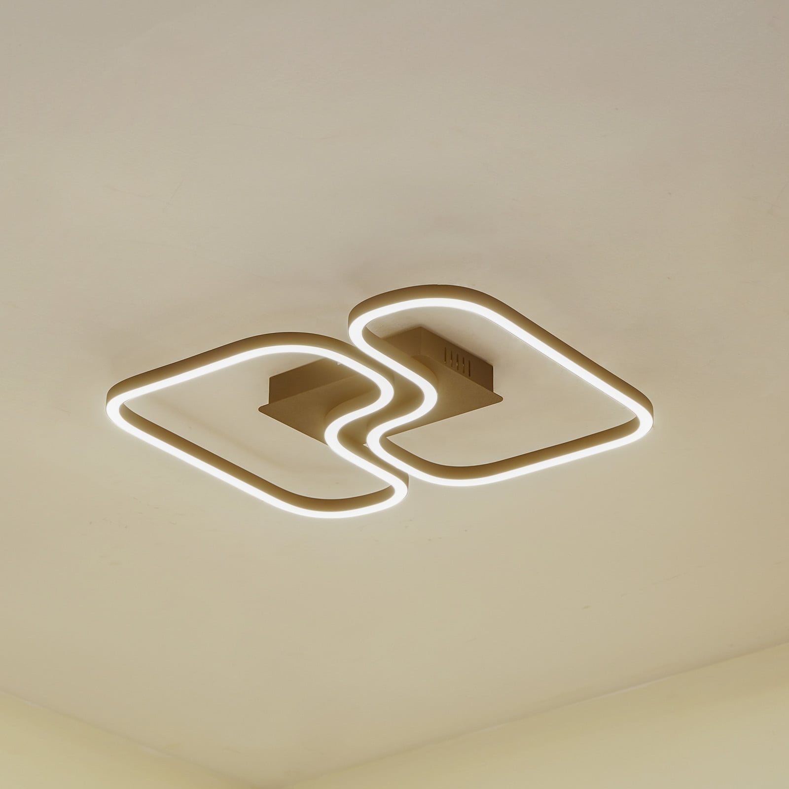 Amiya LED Loftlampe 476mm Sort - Lucande - Stue - Moderne - Metal - Med én lyskilde