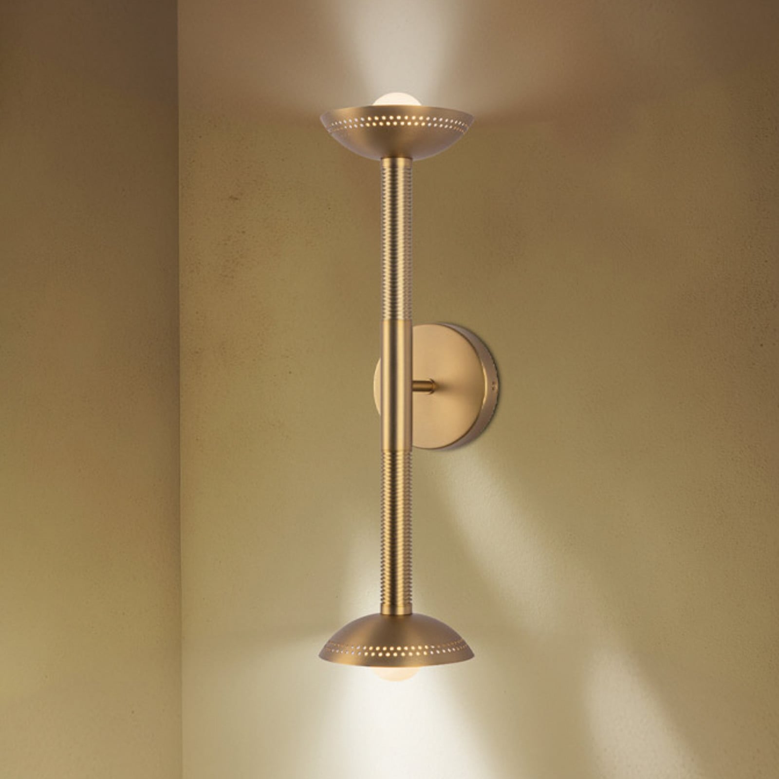 Arden LED-væglampe, guld, 57 cm, 2 lyskilder, metal, dæmpbar – Elstead - Stue - Moderne - Aluminium - Med flere lyskilder