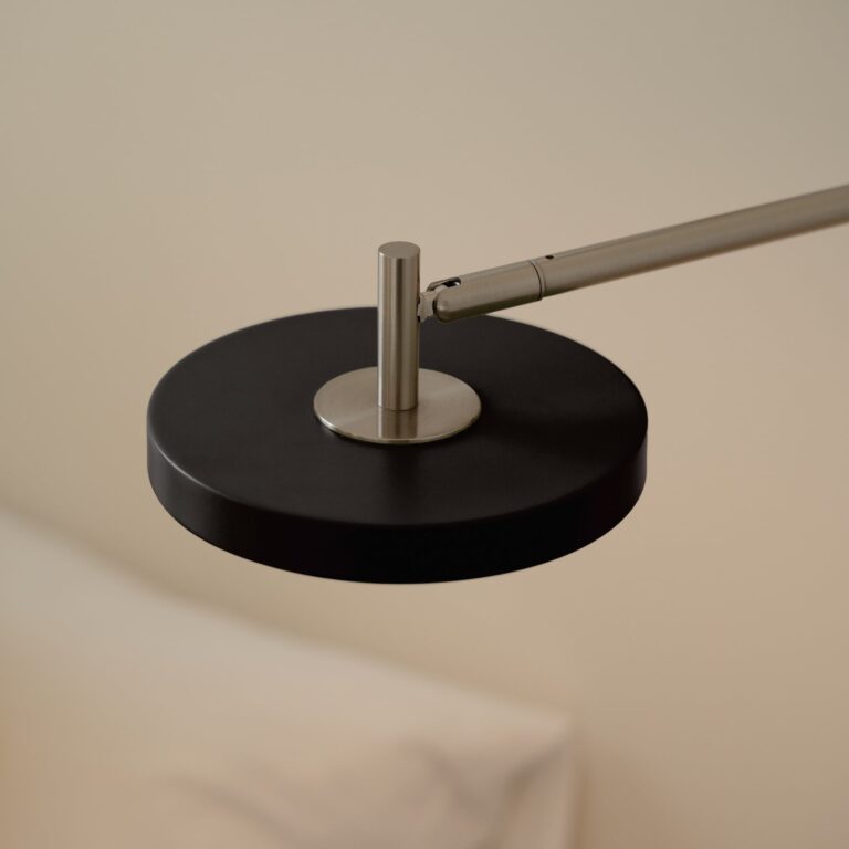 Asteria Long LED-væglampe, sort, stål, stik UMAGE - Stue - Design - Metal - Med én lyskilde