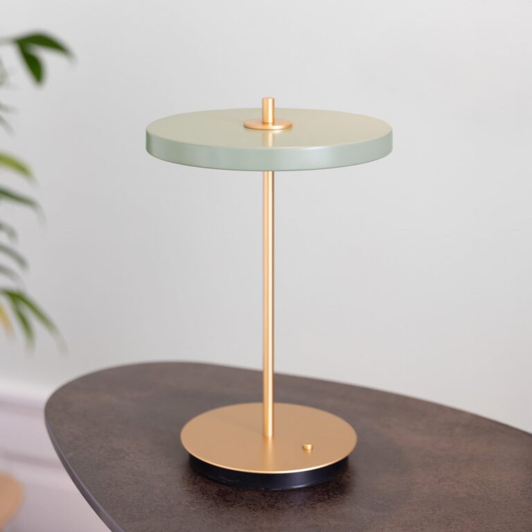 Asteria Move LED-bordlampe med batteri, oliven/messing, 31 cm – UMAGE - Stue - Design - Metal - Med skærm