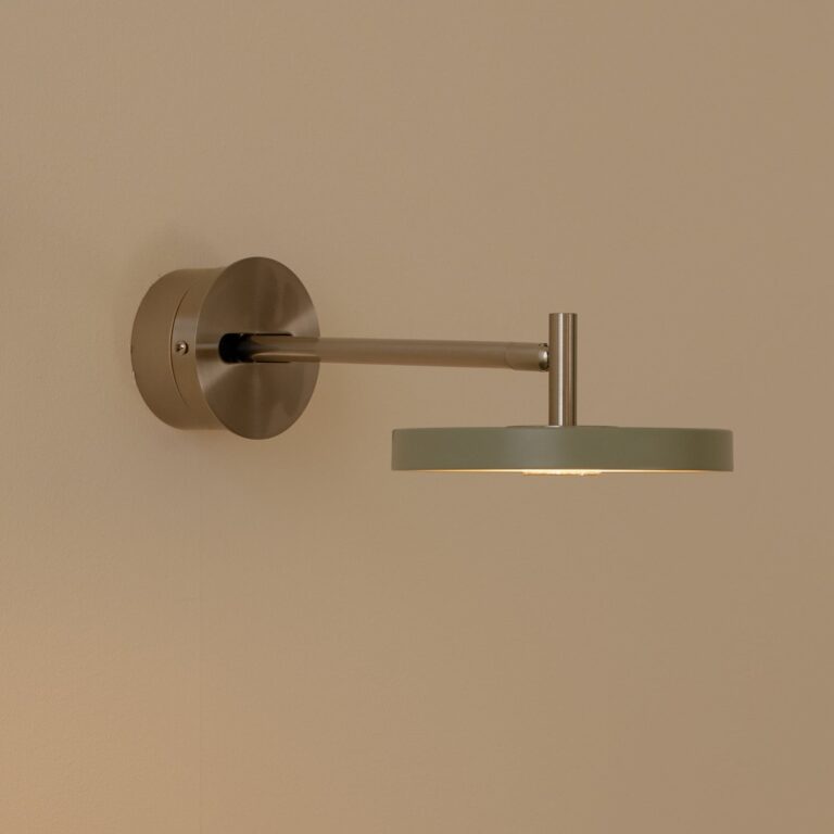 Asteria Short LED-væglampe, oliven, stål, fast tilslutning – UMAGE - Stue - Design - Metal - Med én lyskilde