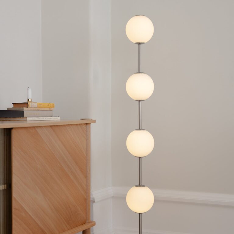 Audrey LED-gulvlampe, stålfarvet Højde 128 cm 4 lyskilder UMAGE - Stue - Design - Metal - Med flere lyskilder