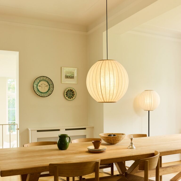 BALLOON gulvlampe, højde 150 cm, creme, tekstil Halo Design - Stue - Stof / tekstil - Med én lyskilde