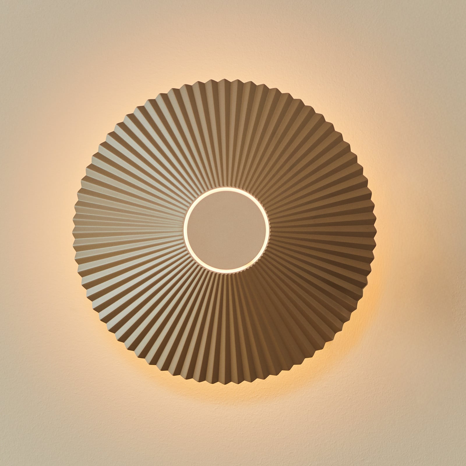 Ballerina LED-væglampe, cremefarvet, Ø 35 cm – LOOM DESIGN - Stue - Moderne - Aluminium - Med én lyskilde