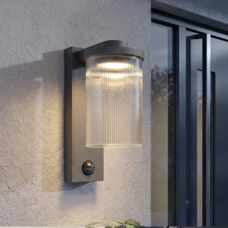 Beelia udendørs LED-væglampe, sensor, IP65, glas, aluminium, antracit Lucande - Terrasse - Moderne - Med én lyskilde