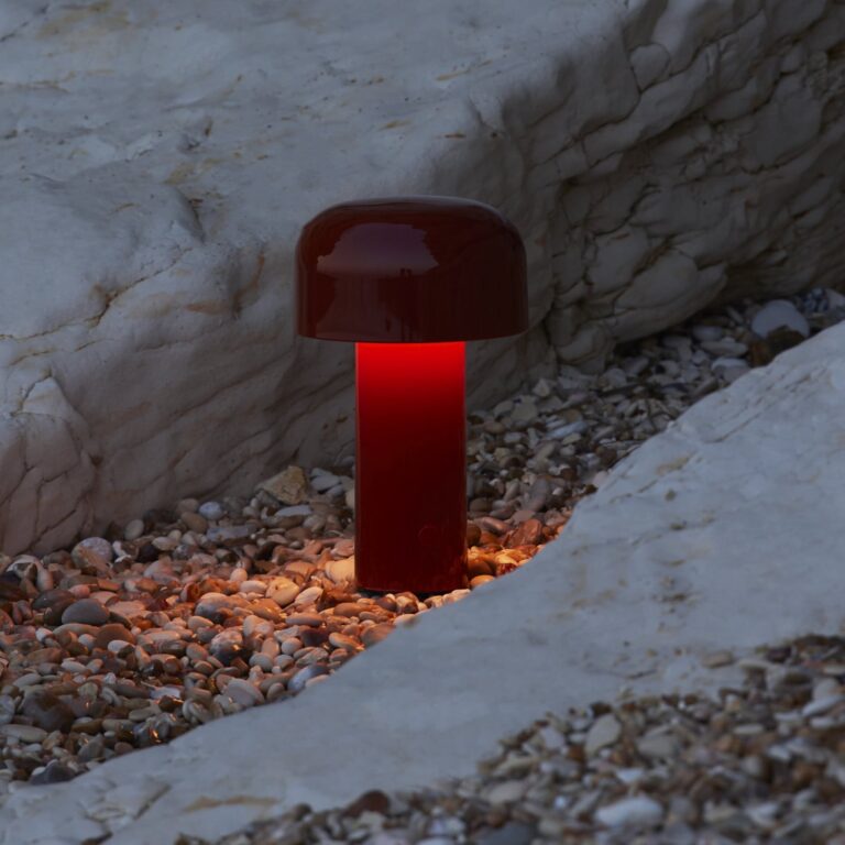 Bellhop LED-bordlampe med batteri, rød, 21 cm, dæmpbar, IP54 FLOS - Stue - Design - Plastik - Rund