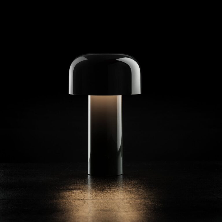 Bellhop LED-bordlampe med batteri, sort, 21 cm, dæmpbar, IP54 FLOS - Stue - Design - Plastik - Rund