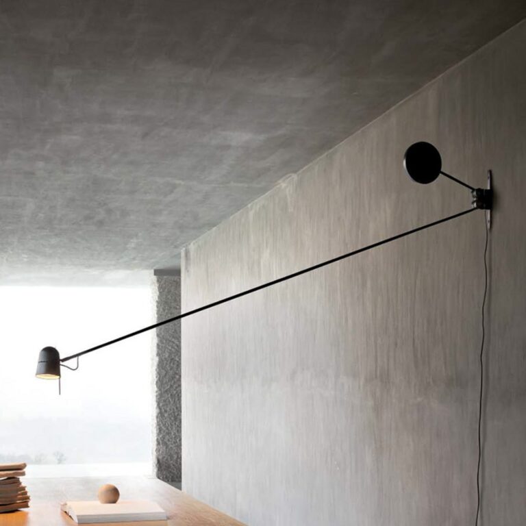 Counterbalance LED-væglampe sort Luceplan - Stue - Design - Metal - Med én lyskilde