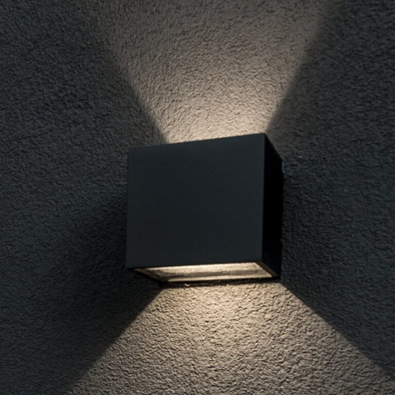 Cube LED-udendørs downlight, sort, IP54, 15 cm, aluminium – Light-Point - Design - Med én lyskilde