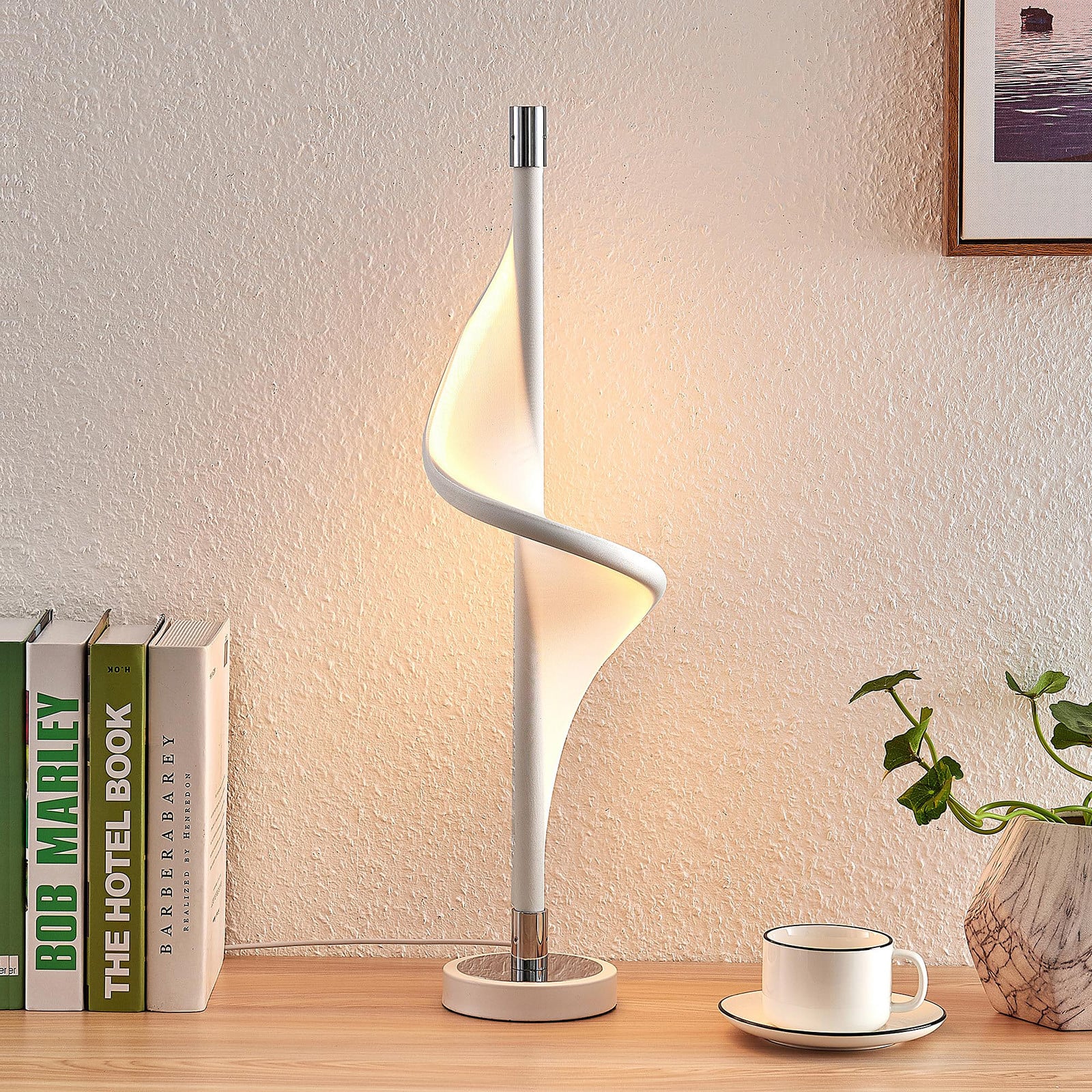 Edano LED Bordlampe White/Chrome - Lucande - Stue - Moderne - Stof / tekstil