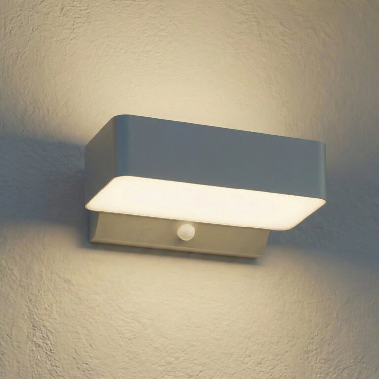 Fando udendørs LED-væglampe, sølv, 22,5 cm, sensor, IP44 Lindby - Aluminium - Kantet