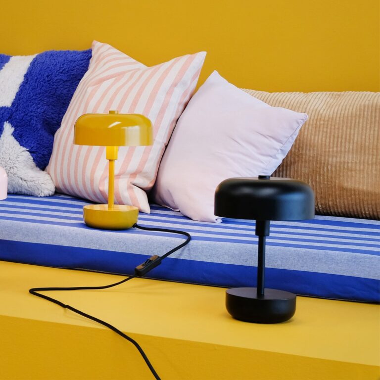 Haipot LED Portable Bordlampe Black Dyberg Larsen - Stue - Moderne - Metal - Med skærm