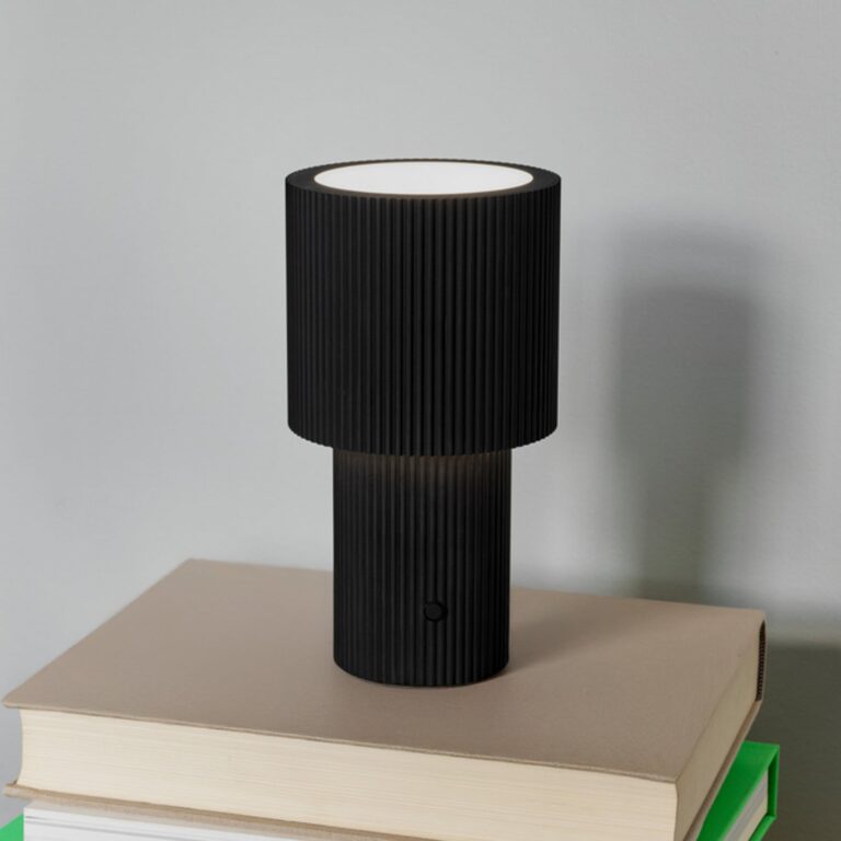 Iluma LED-bordlampe med batteri, sort, højde 22,1 cm – Herstal - Stue - Moderne - Aluminium - Med én lyskilde