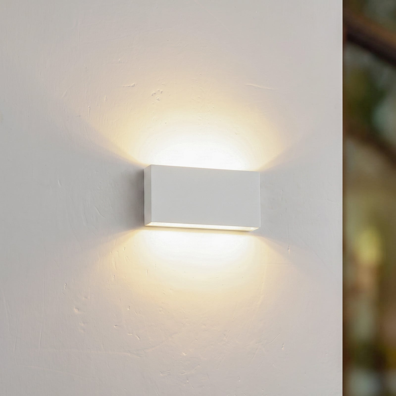 Jarte udendørs LED-væglampe, 20 cm, hvid, IP65 – Lucande Lindby - Moderne - Plastik - Kantet