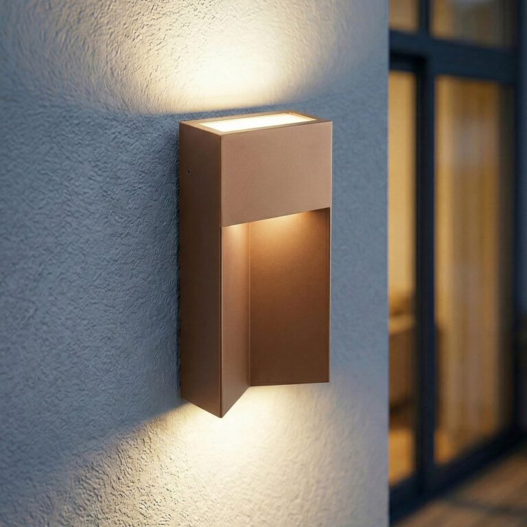 Kaholo udendørs LED-væglampe, CCT, aluminium, IP44, brun, kantet Lucande - Moderne
