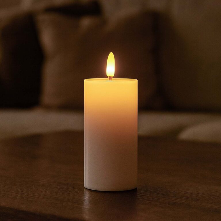 LED Bloklys 10cm høj, flammeeffekt, hvid - Ø5cm, 10cm høj, virker m. fjernbetj (ikke inkl.), timer, ægte stearin