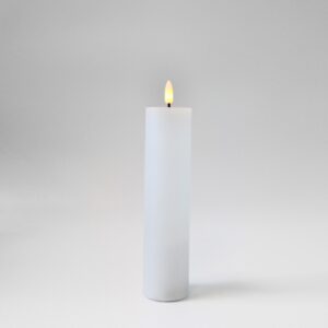 LED Bloklys 10cm høj, flammeeffekt, hvid - Ø5cm, 20cm høj, virker m. fjernbetj, timer, ægte stearin