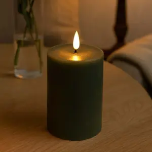 LED Bloklys 10cm høj, smelte-look, flammeeffekt - Ø7,5cm, 10cm høj, virker m. fjernbetj, ægte stearin, Dyb grøn
