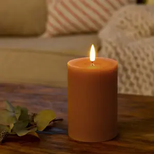 LED Bloklys 10cm høj, smelte-look, flammeeffekt - Ø7,5cm, 10cm høj, virker m. fjernbetj, ægte stearin, flot brun