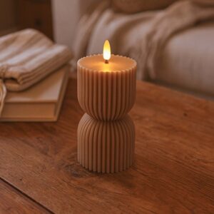 LED Timeglas lys 13,5cm høj, flammeeffekt, brun - Ø7,5cm, 13.5cm høj, virker m. fjernbetj, timer, ægte stearin