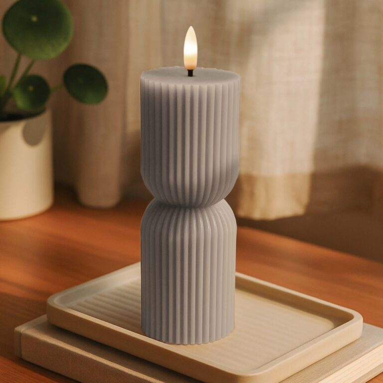 LED Timeglas lys 23cm høj, flammeeffekt, grå - Ø7,5cm, 23cm høj, virker m. fjernbetj, timer, ægte stearin