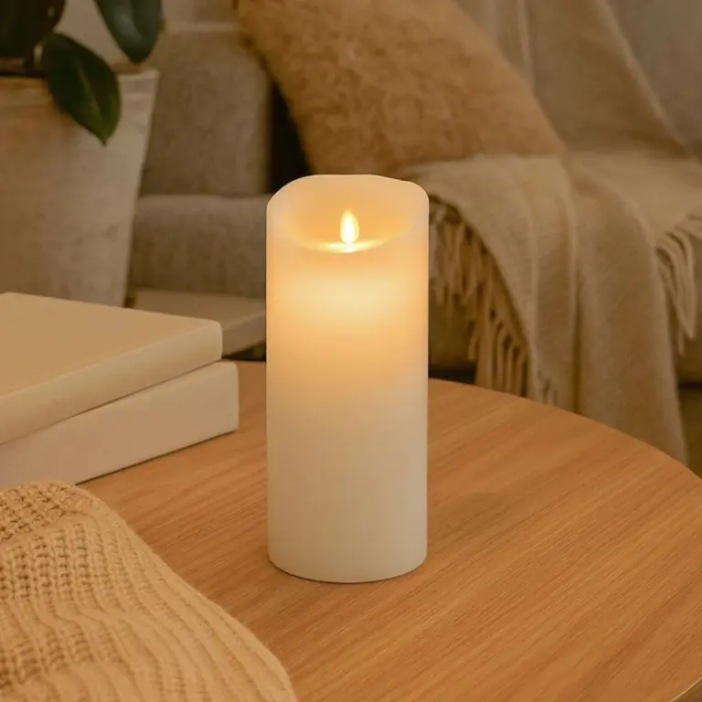 LED XL Bloklys 22,5cm høj, flammeeffekt, hvid - Ø10cm, 22,5cm høj, virker m. fjernbetj, timer, ægte stearin