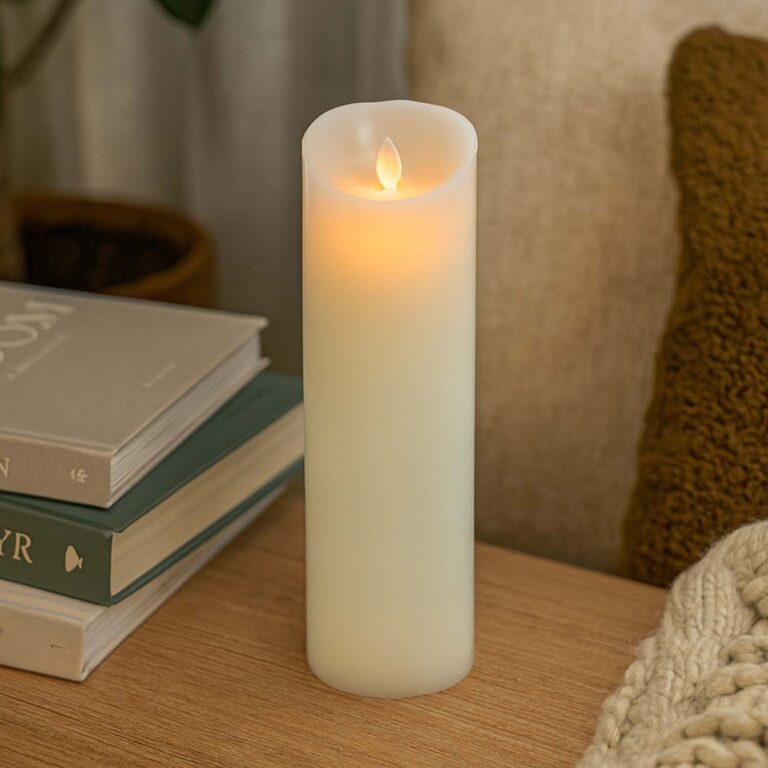 LED XL Bloklys 30cm høj, flammeeffekt, hvid - Ø10cm, 30cm høj, virker m. fjernbetj, timer, ægte stearin