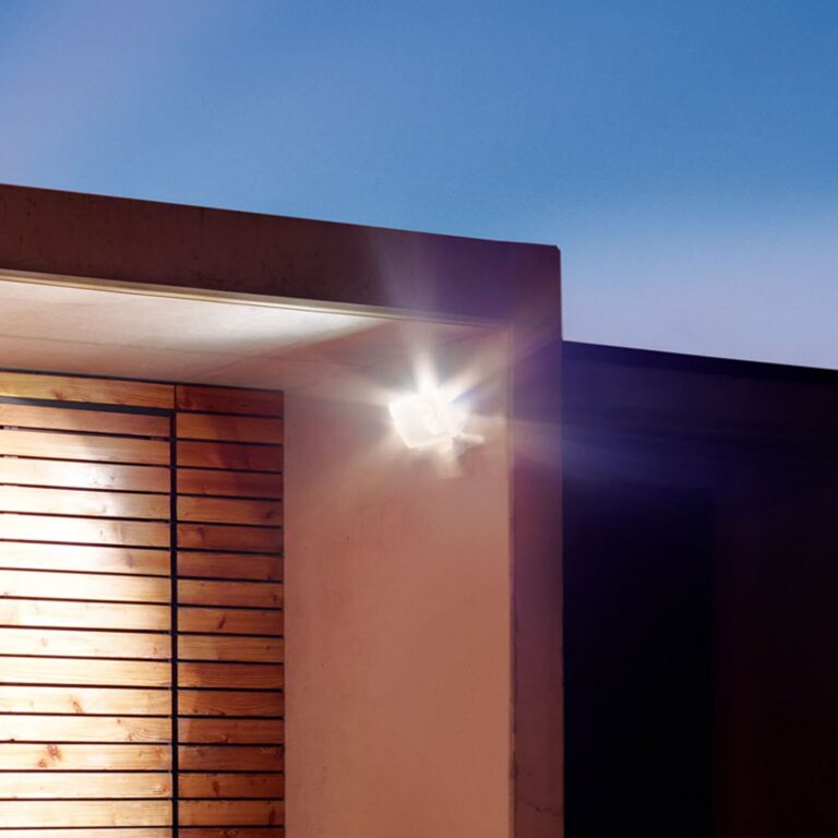 LS 300 S udendørs LED-spot med sensor, sort, IP44 STEINEL - Moderne - Metal - Kantet