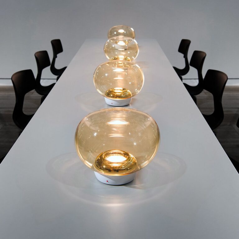 La Mariée LED-bordlampe, guld/hvid, højde 23,5 cm Stilnovo - Stue - Design - Glas - Med skærm