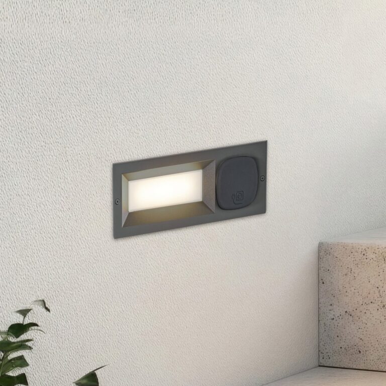 Lachlain LED-vægindbygningslampe, stikkontakt, antracit Lucande - Altan - Moderne - Metal - Kantet