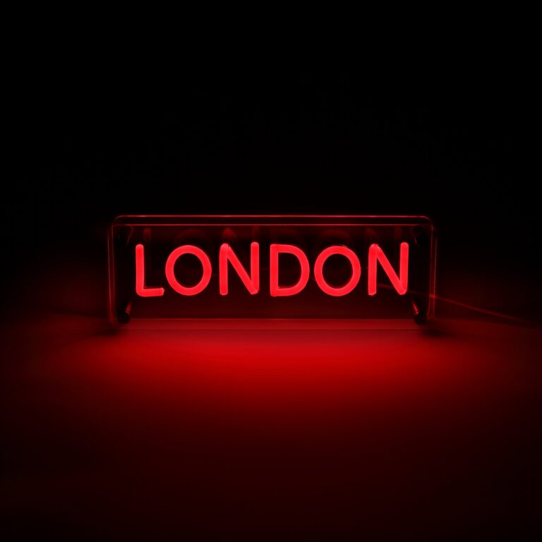 Lightish London Led Neon Box Bordlampe