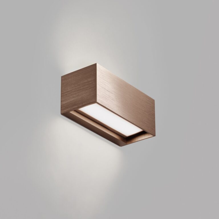 Linea W1 LED-væglampe rosaguld 15 cm CCT, IP54 - Light-Point - Stue - Design - Aluminium - Med flere lyskilder