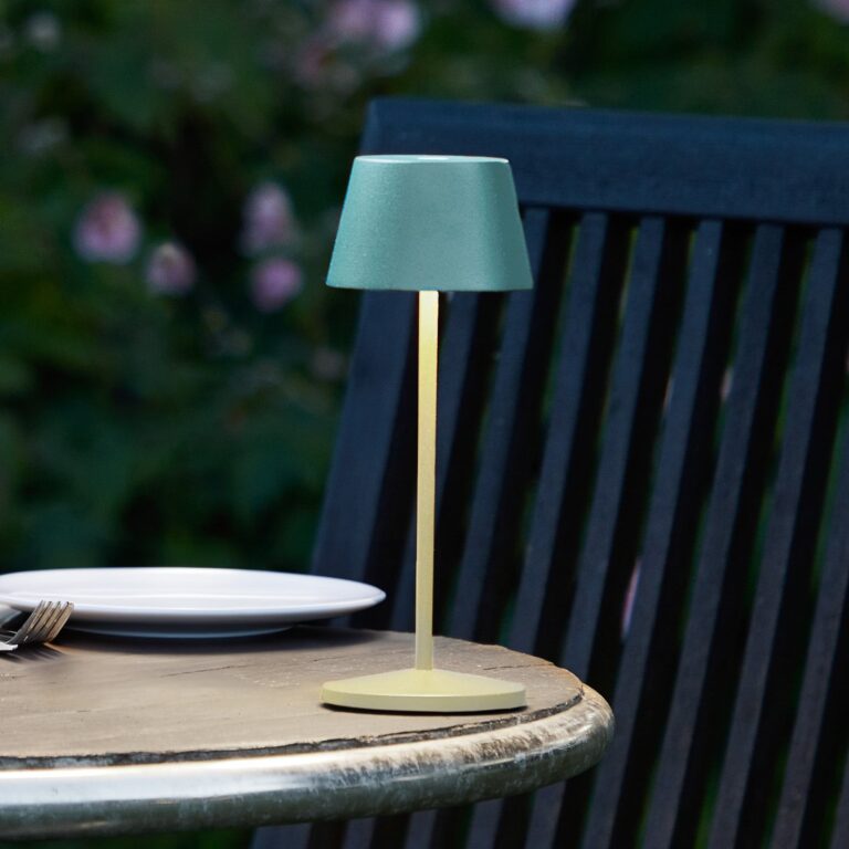 Modi Micro LED-batteridrevet bordlampe, IP65, grøn - LOOM DESIGN - Terrasse - Moderne - Aluminium - Med skærm