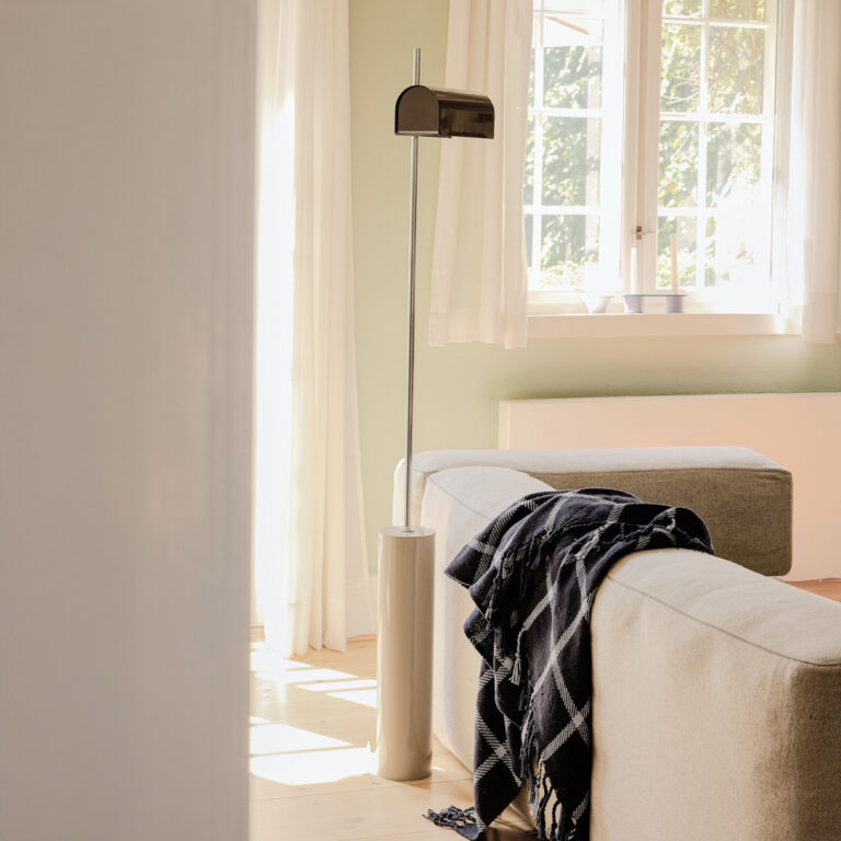 Reflector LED-gulvlampe, orange, højde 160 cm – Hübsch - Stue - Skandinavisk - Metal - Med skærm