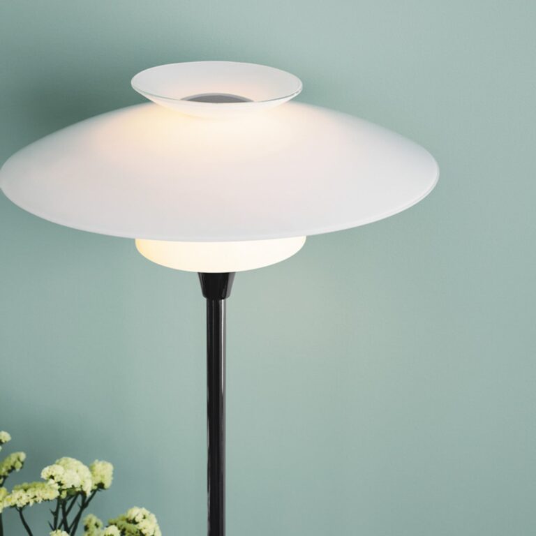 SCANDINAVIA gulvlampe, krom/opal, højde 150 cm – Halo Design - Stue - Skandinavisk - Glas - Med én lyskilde