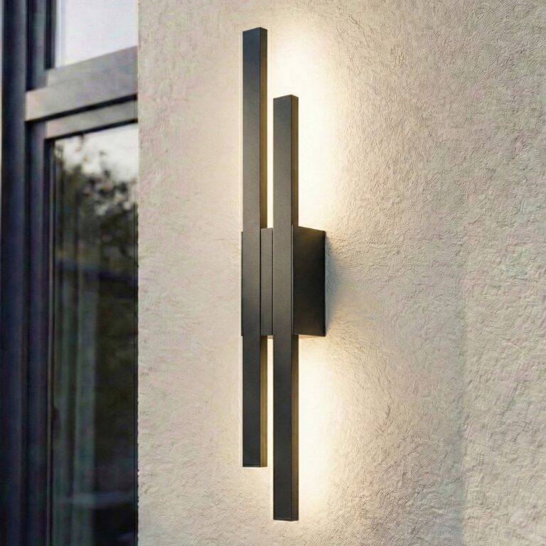 Sakari udendørs LED-væglampe, sort, aluminium, højde 59 cm – Lindby - Terrasse - Moderne - Med flere lyskilder