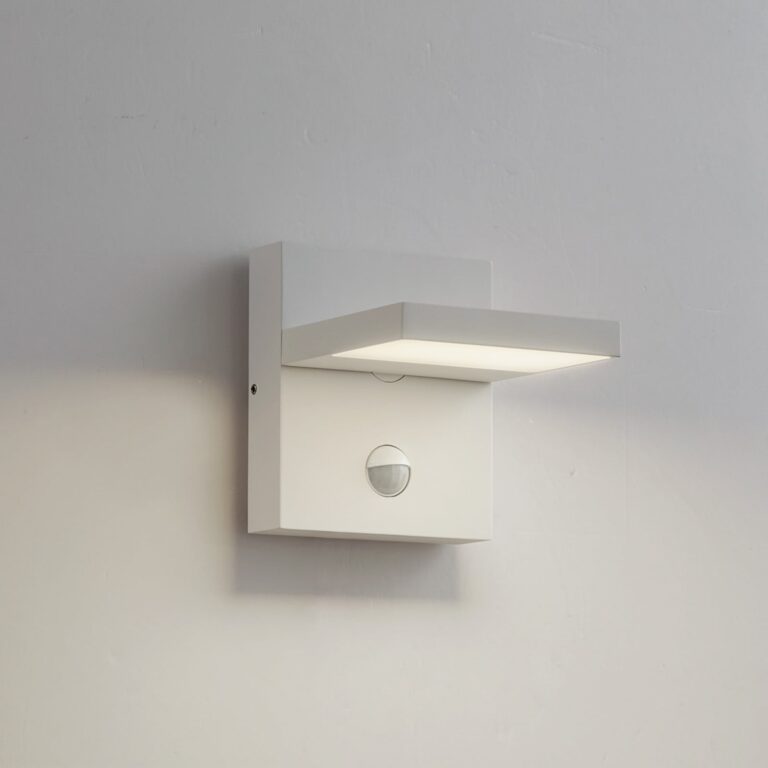 Silvan udendørs LED-væglampe, hvid, med sensor, IP54, 16 cm - Lucande - Terrasse - Moderne - Aluminium - Kantet