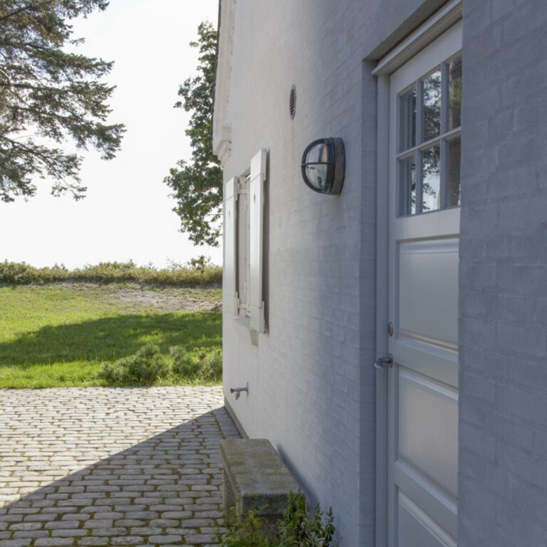 Skot udendørs LED-væglampe, klar/aluminium Louis Poulsen - Terrasse