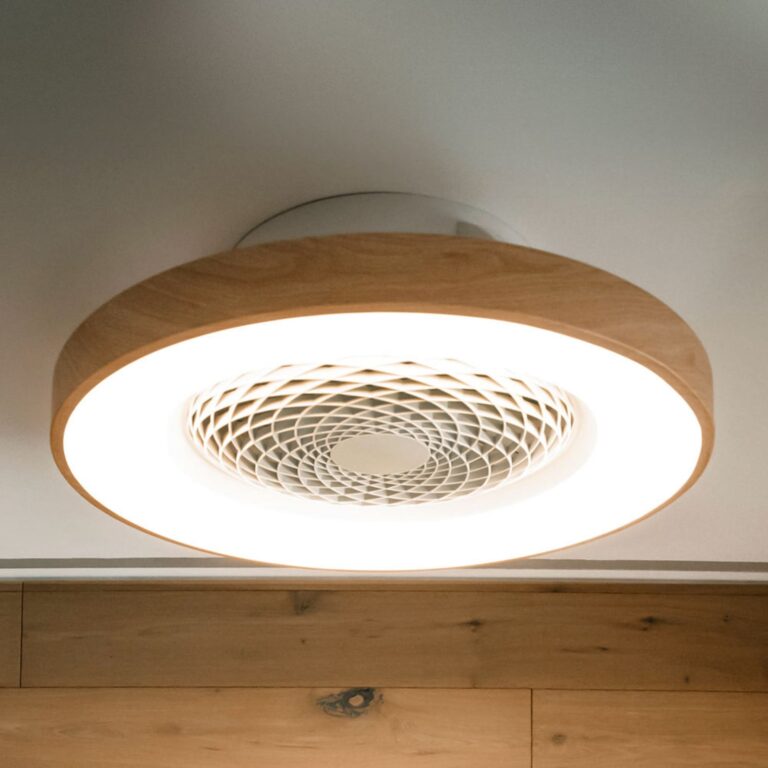 Smart LED-loftventilator Tibet, træfarvet, støjsvag – Mantra Mantra Iluminación - Stue - Moderne - Metal
