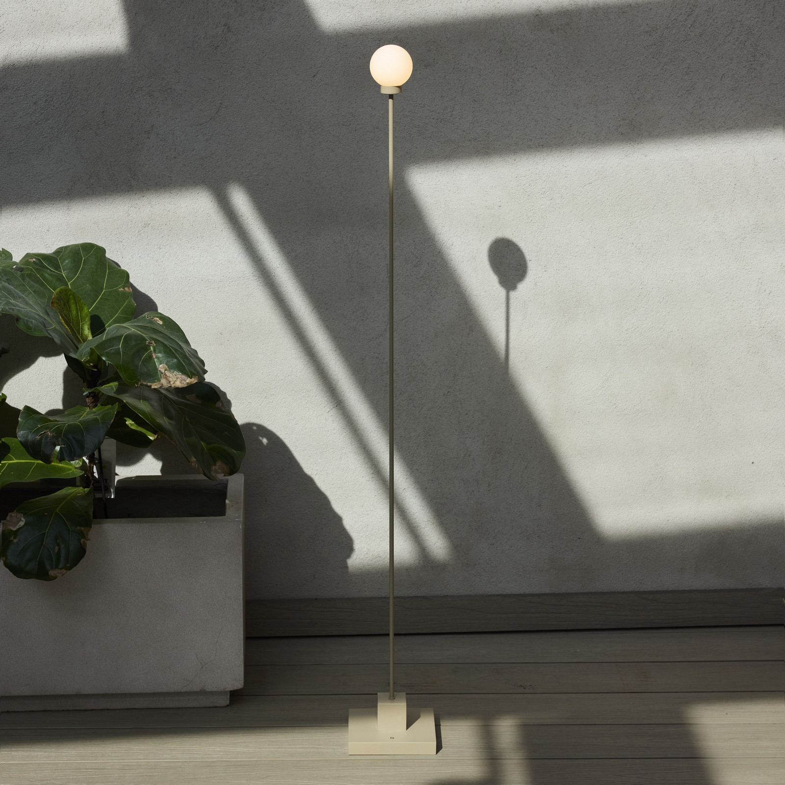Snowball LED-gulvlampe med batteri Northern - Stue - Design - Metal - Med én lyskilde