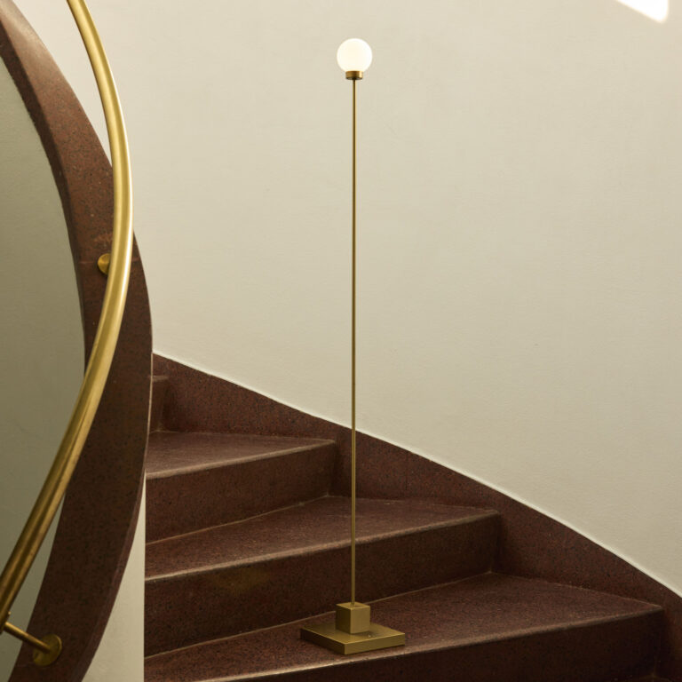 Snowball LED-gulvlampe med batteri Northern - Stue - Design - Metal - Med én lyskilde