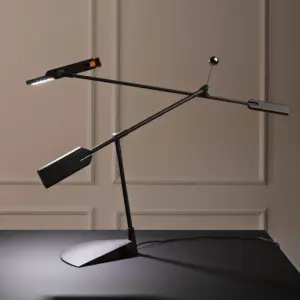 Stilnovo - Halley LED-bordlampe, sort, rækkevidde 100 cm