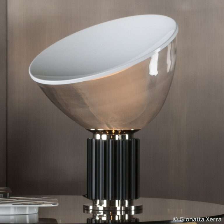 Taccia LED (PMMA) Bordlampe Black - Flos - Stue - Design - Metal - Med én lyskilde