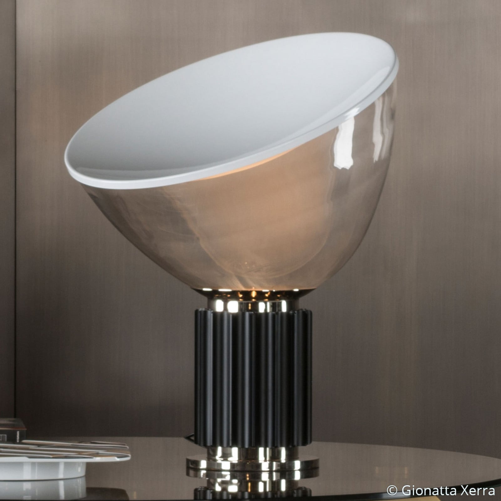 Taccia LED (PMMA) Bordlampe Black - Flos - Stue - Design - Metal - Med én lyskilde