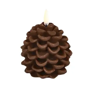Uyuni Lighting - PINE CONE LED-stearinlys, brun, Ø 7 cm, voks
