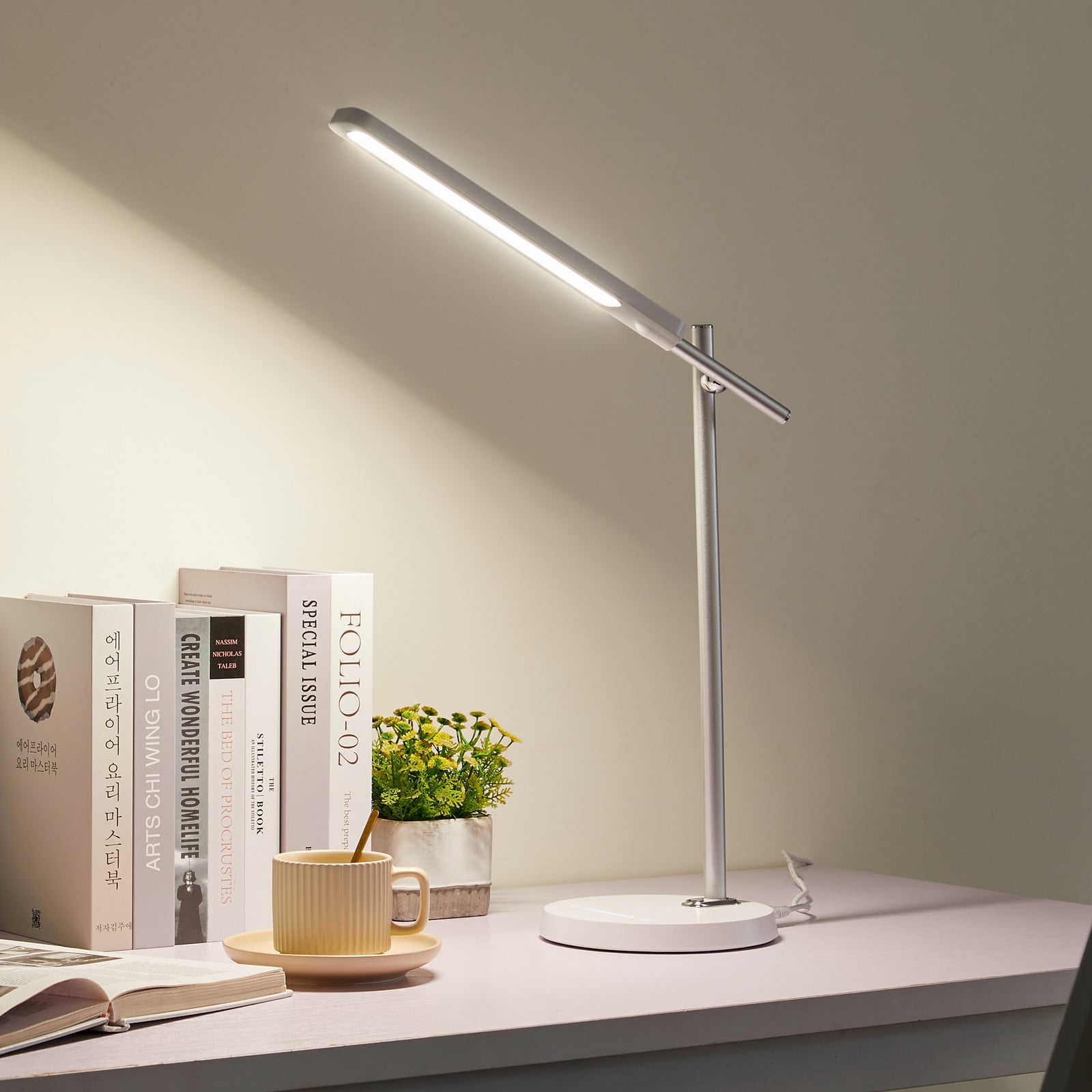 Valtorin LED Bordlampe White - Lindby - Kontor / arbejdsværelse - Moderne - Plastik - Med én lyskilde