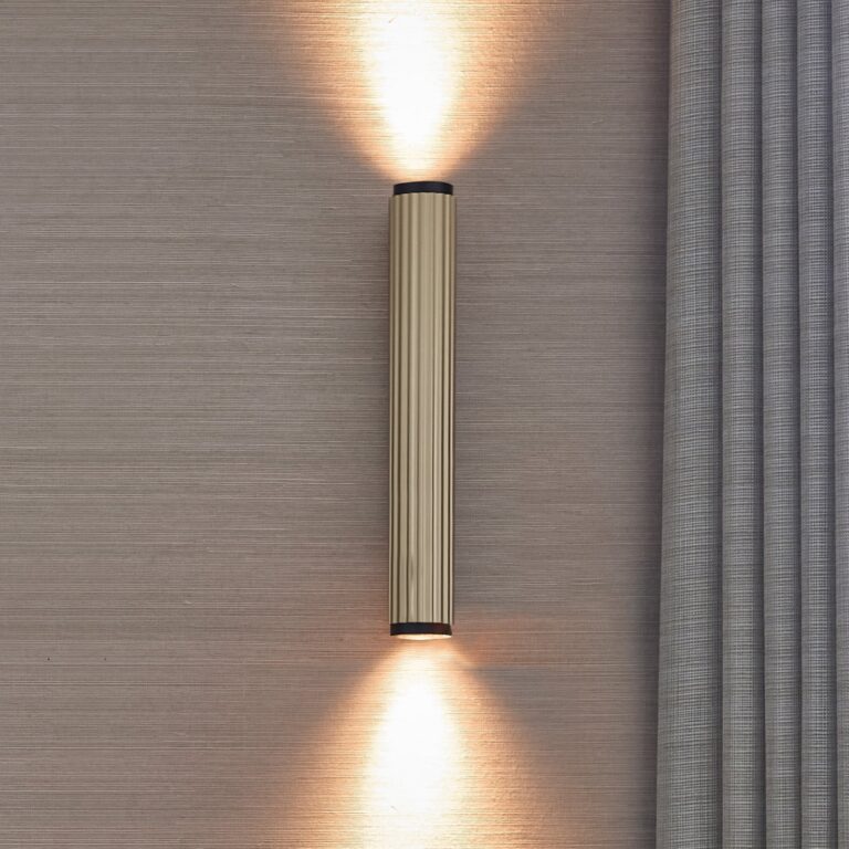 Velvet W1 Switch Tune LED-væglampe, messing - LIGHT-POINT - Stue - Moderne - Aluminium - Med én lyskilde