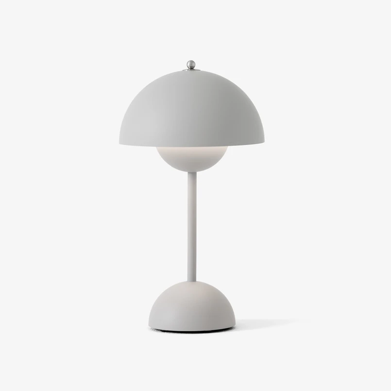 &Tradition - LED-batteridrevet bordlampe Flowerpot VP9 lysegrå mat